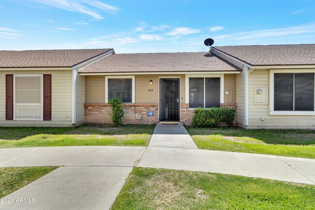 8914 W Desert Jewel Dr photo 2