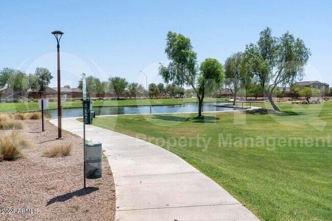 35916 W Catalonia Dr Maricopa, AZ 85138 photo 3