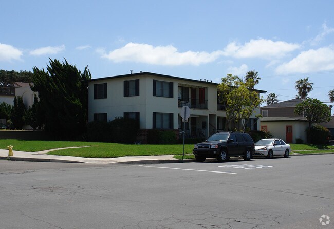 4429-4435 Everts St San Diego, CA 92109 photo 3