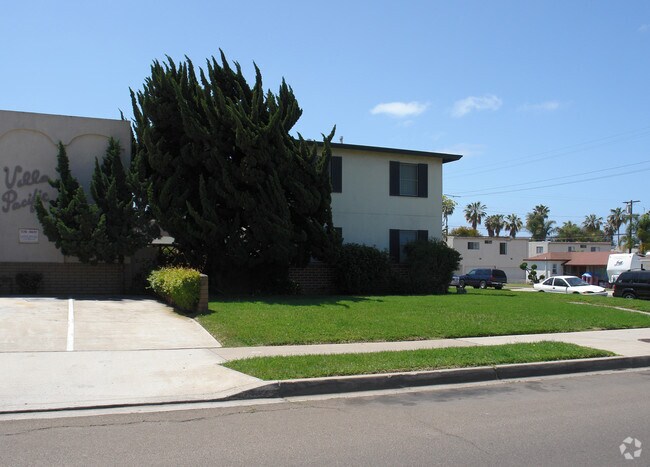 4429-4435 Everts St San Diego, CA 92109 photo 2