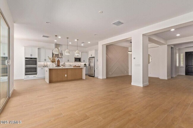 8543 W Palo Verde Dr Glendale, AZ 85303 photo 4