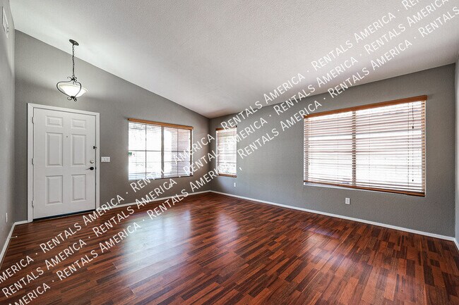 7471 W Lone Cactus Dr photo 5