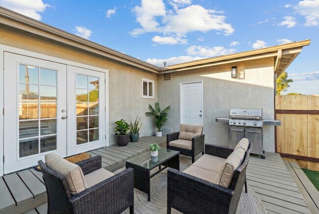 765 Elkwood Ave Imperial Beach, CA 91932 photo 2