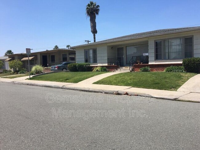 4938 Art St San Diego, CA 92115