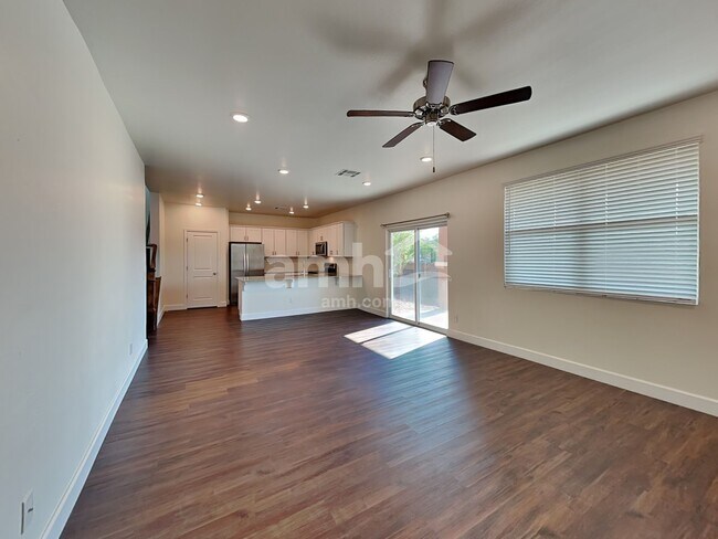 438 S Dodge St Gilbert, AZ 85233 photo 3