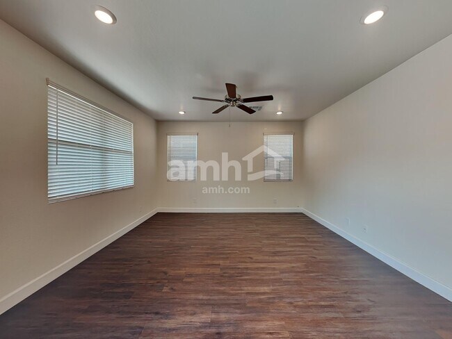 438 S Dodge St Gilbert, AZ 85233 photo 5