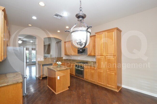 6838 S Pinehurst Dr Gilbert, AZ 85298 photo 3