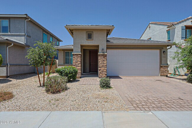 9018 W San Miguel Ave photo 2