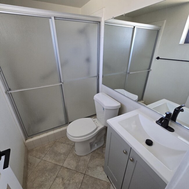 10521 W Loma Ln Peoria, AZ 85345 photo 5