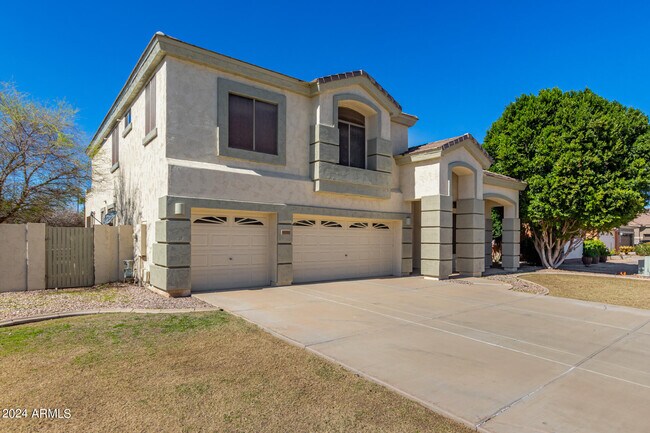 504 N Swallow Ln Gilbert, AZ 85234 photo 4