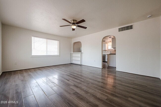 2919 E Oak St Phoenix, AZ 85008 photo 5