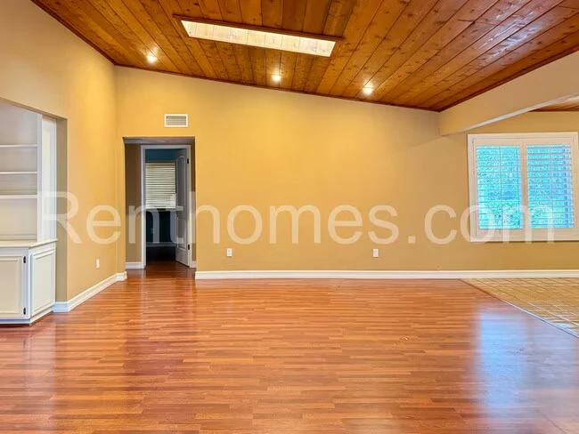 11339 Red Cedar Ln San Diego, CA 92131 photo 4