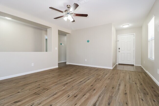 16910 W Marconi Ave Surprise, AZ 85388 photo 4