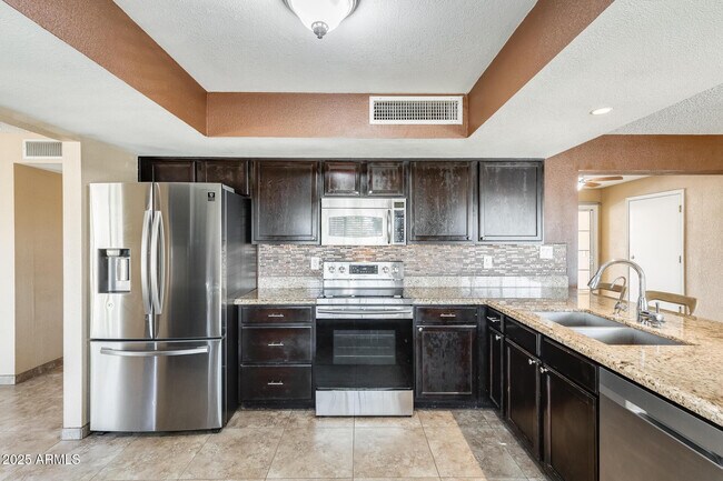 17633 N 15th Ave Phoenix, AZ 85023 photo 3