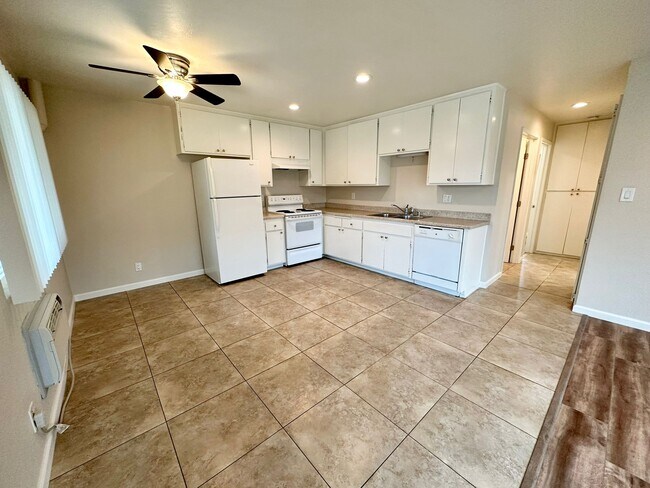 9906 Buena Vista Dr Spring Valley, CA 91977