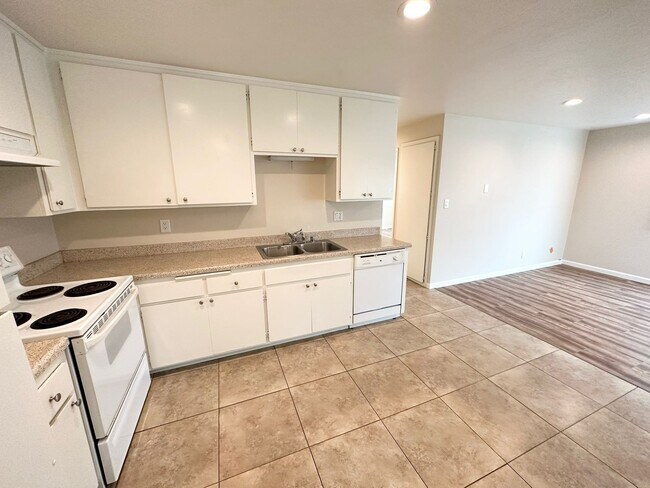 9906 Buena Vista Dr Spring Valley, CA 91977 photo 4