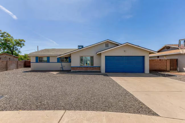 319 E Riviera Dr Tempe, AZ 85282 photo 3