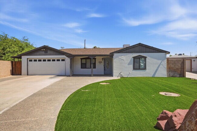 1202 W Amelia Ave photo 2