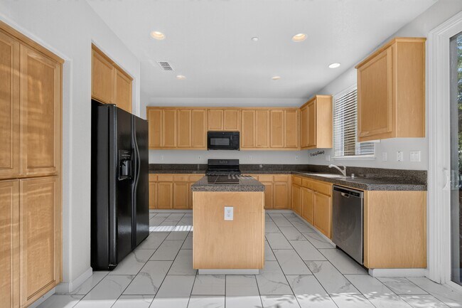 5858 Hazelwood Cmn Livermore, CA 94550 photo 3