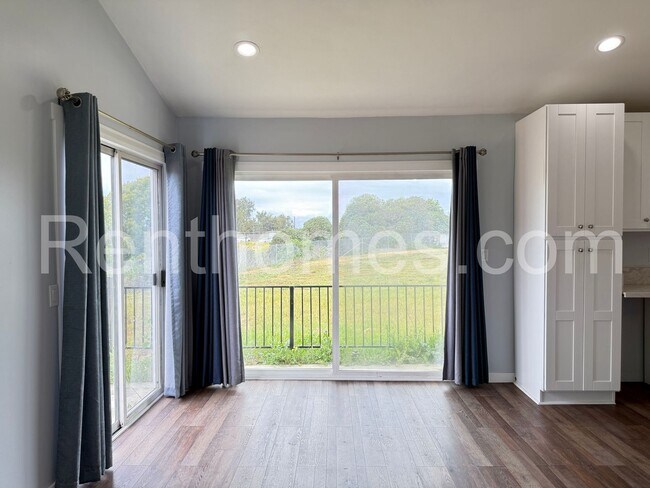 1410 Shoshone St Oceanside, CA 92058 photo 5