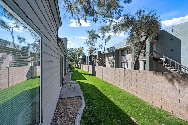 14002 N 49th Ave Glendale, AZ 85306 photo 4