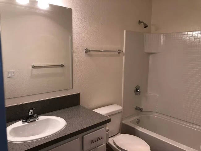 374 Moss St Chula Vista, CA 91911 photo 5