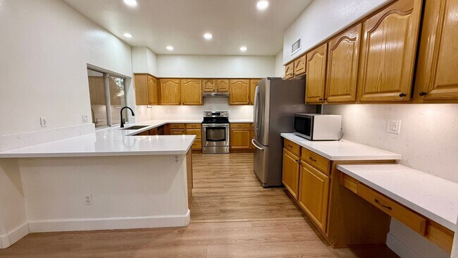 417 W El Freda Rd Tempe, AZ 85284 photo 3
