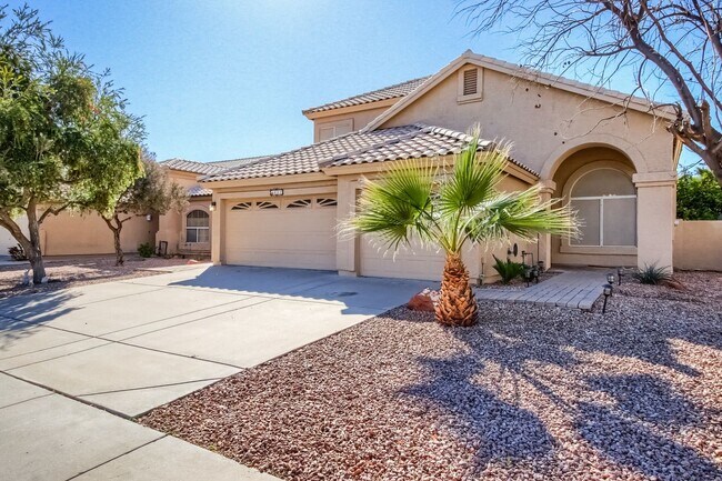 417 W El Freda Rd Tempe, AZ 85284 photo 2