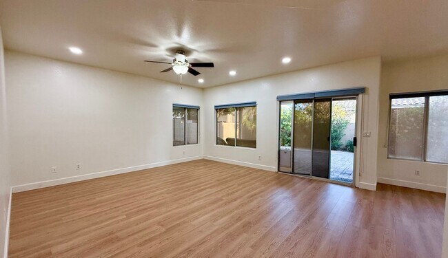 417 W El Freda Rd Tempe, AZ 85284 photo 4