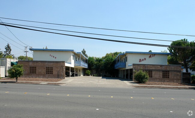 1120 Yulupa Ave photo 2