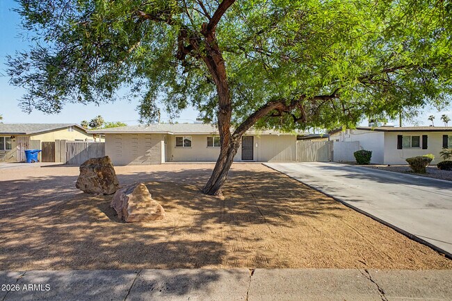 515 E Vista Del Cerro Dr Tempe, AZ 85281 photo 2
