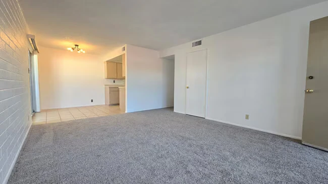 4917 N 73rd St Scottsdale, AZ 85251 photo 2