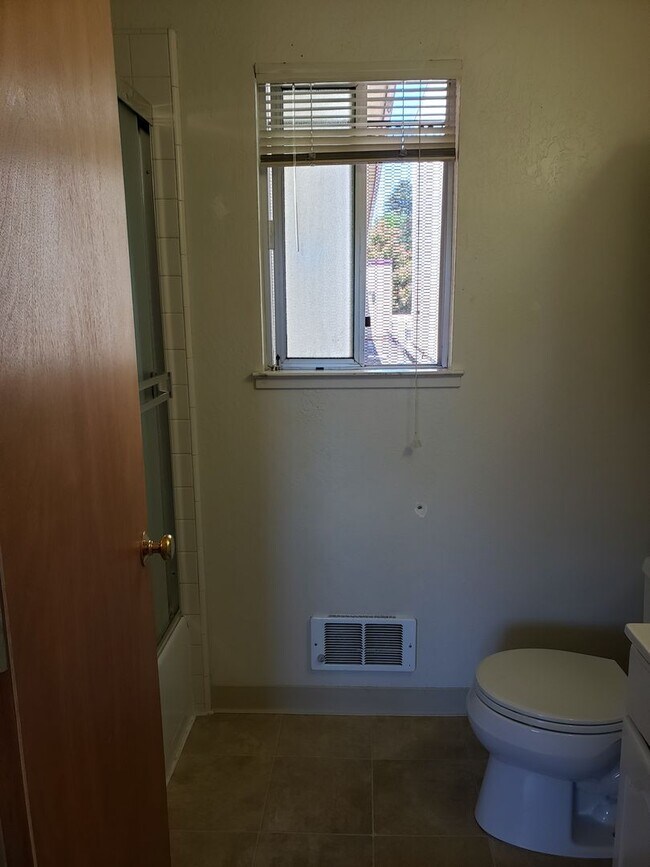 210 Locust St Santa Cruz, CA 95060 photo 4