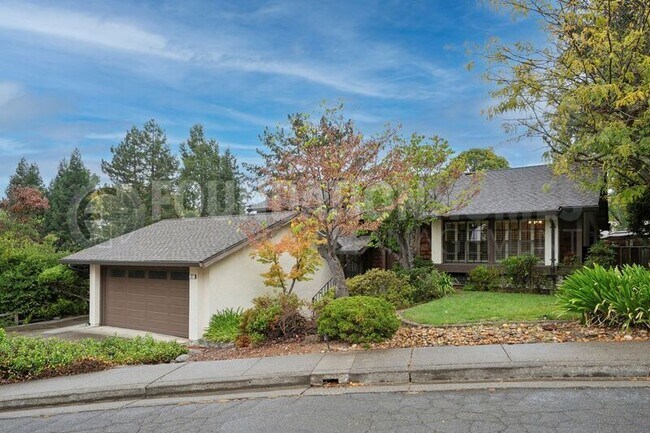 27 Partridge Dr Novato, CA 94945 photo 2