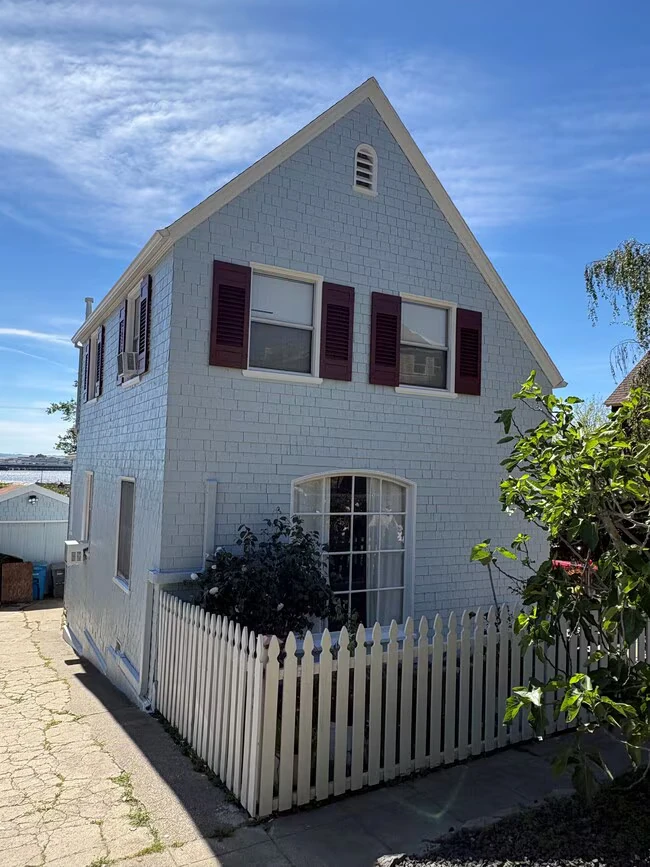 241 B St Vallejo, CA 94590 photo 3