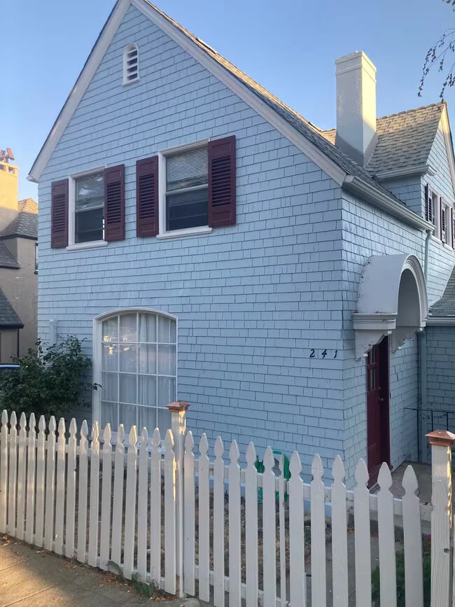 241 B St Vallejo, CA 94590 photo 2