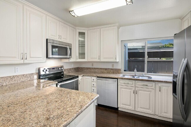 9677 Easter Way San Diego, CA 92121 photo 2