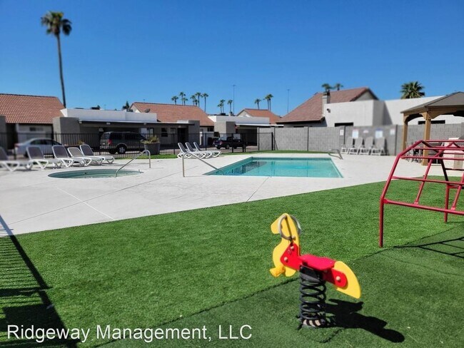 2421 W Avalon Dr Phoenix, AZ 85015 photo 3
