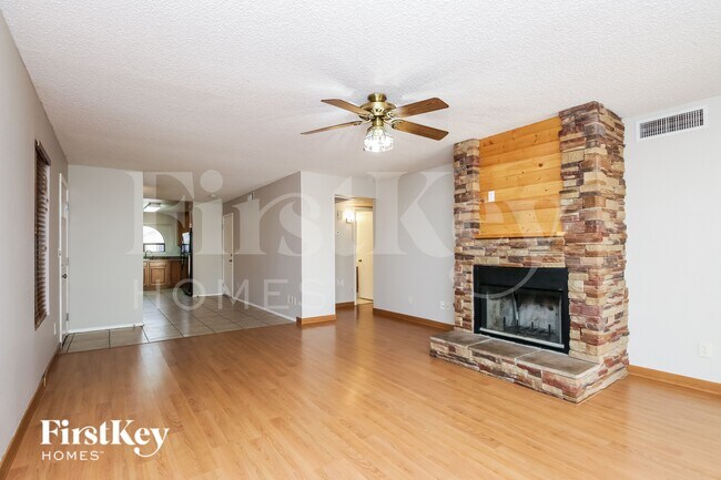 6410 W Townley Ave Glendale, AZ 85302 photo 4