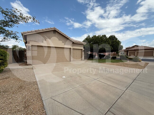1445 S Park Grove Cir Gilbert, AZ 85296 photo 3