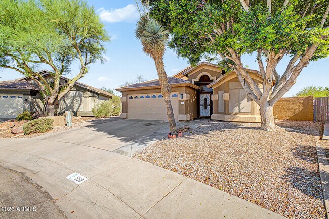 558 W Bluefield Ave Phoenix, AZ 85023 photo 3