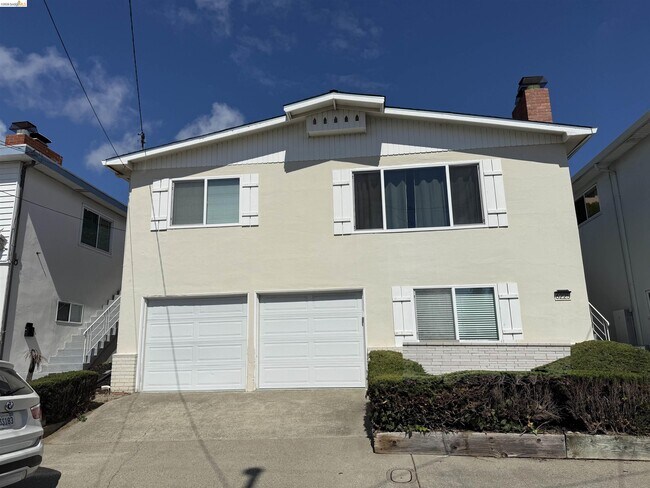 6225 Plymouth Ave photo 2