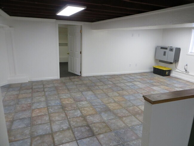 1361 C St photo 3