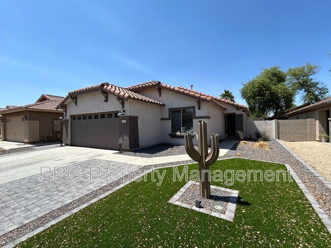 13932 W Mauna Loa Ln Surprise, AZ 85379 photo 2