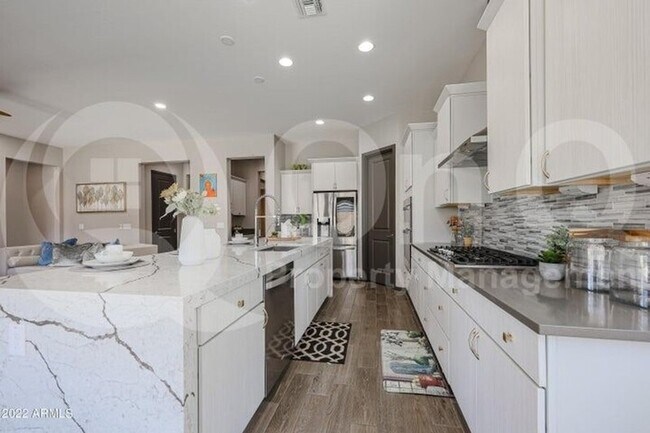 2830 E Pike St Phoenix, AZ 85024 photo 5