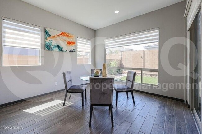 2830 E Pike St Phoenix, AZ 85024 photo 4