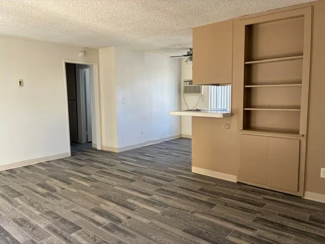 995 N Mollison Ave El Cajon, CA 92021