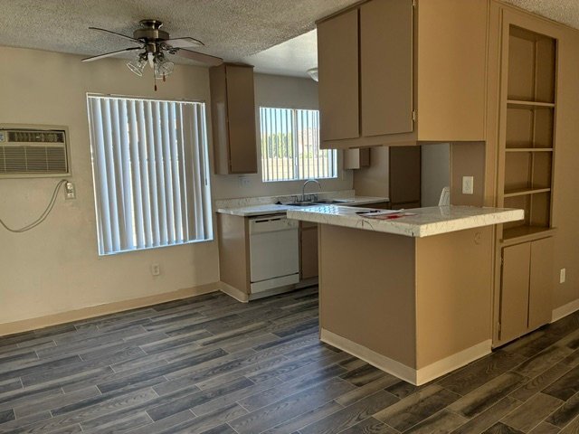 995 N Mollison Ave El Cajon, CA 92021 photo 2
