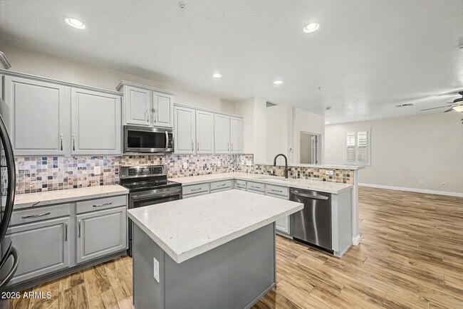 7103 W Lone Tree Trail Peoria, AZ 85383 photo 3