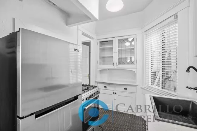 401 E Juniper St San Diego, CA 92101 photo 5